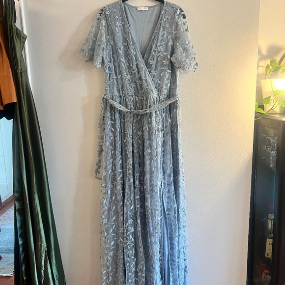 Baltic Born Marseille Embossed Maxi Dress Dusty Blue XL - Picture 2 of 4